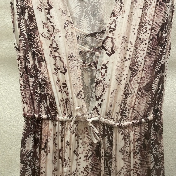 BCBG swim cover up. Beautiful piece, just too small on me. Never worn. - Picture 4 of 6